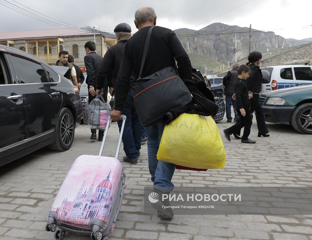 85 ألف شخص يغادرون إقليم قره باغ إلى أرمينيا