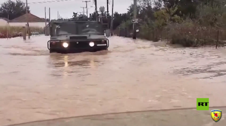 بالفيديو.. فيضانات تجتاح اليونان والسلطات تواصل عمليات الإنقاذ