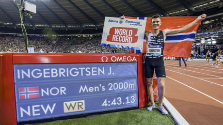 جاكوب يحطم الرقم القياسي العالمي للأسطورة المغربي هشام الكروج في سباق 2000 متر