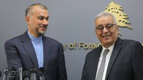 عبد اللهيان يمازح نظيره اللبناني حول زيارة طهران: مستعد لإرسال السفير إلى ميقاتي للحصول على موافقته