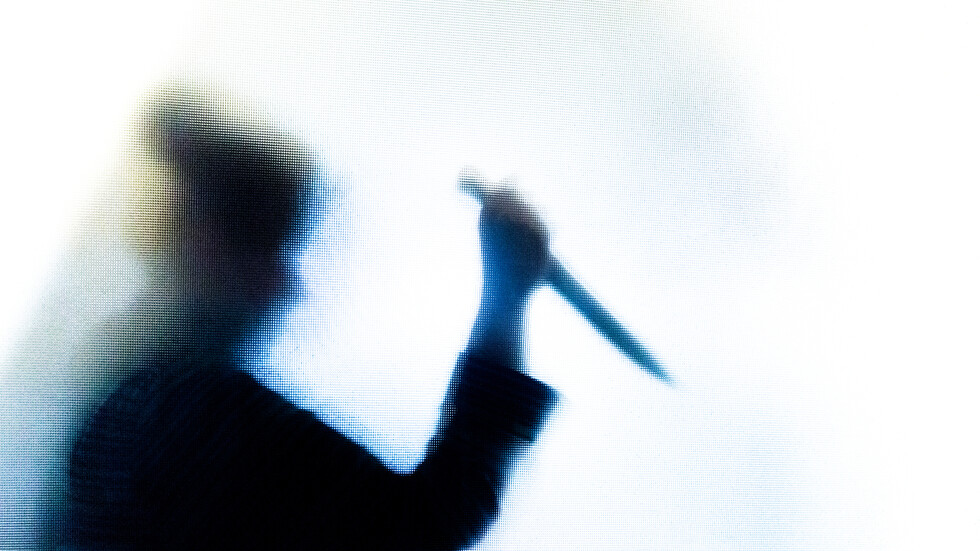 لقطات صادمة لامرأة تحاول" "قتل" زوجها بطريقة جهنمية في الولايات المتحدة (فيديو)