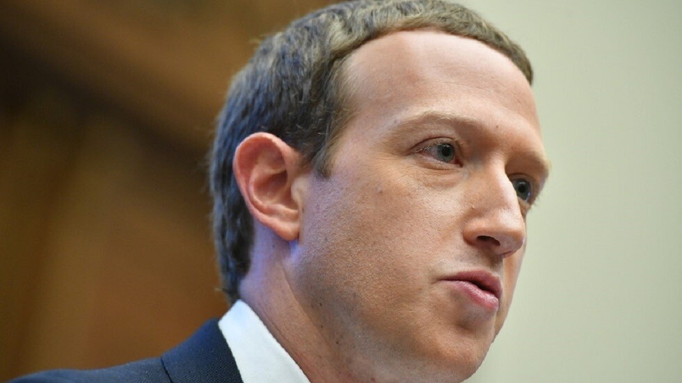 زوكربيرغ ينشر صورة تظهر آثار ضرب على وجهه ويقول: خرجت الملاكمة عن السيطرة (صورة)