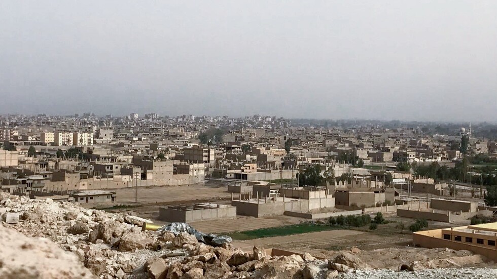 مشاهد توثق أضرار القصف الإسرائيلي لمحيط دير الزور