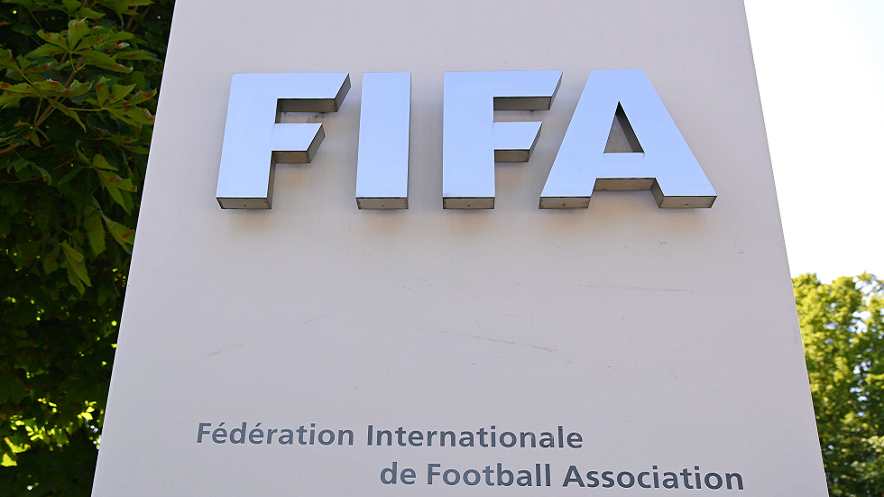 على خطى "اليويفا".. "الفيفا" يعيد روسيا إلى بطولات كرة القدم