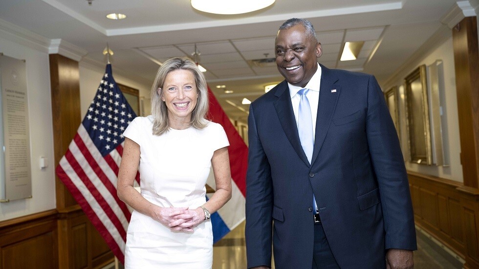 وزيرة الدفاع الهولندية: دعم كييف لوقف روسيا وسيلة