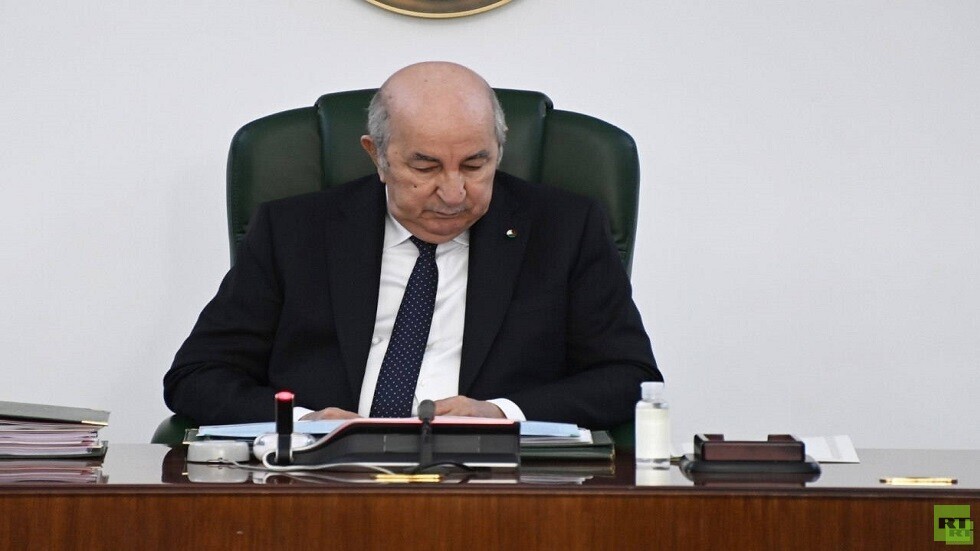 الرئيس الجزائري ينهي مهام رئيس ديوان الوزير الأول
