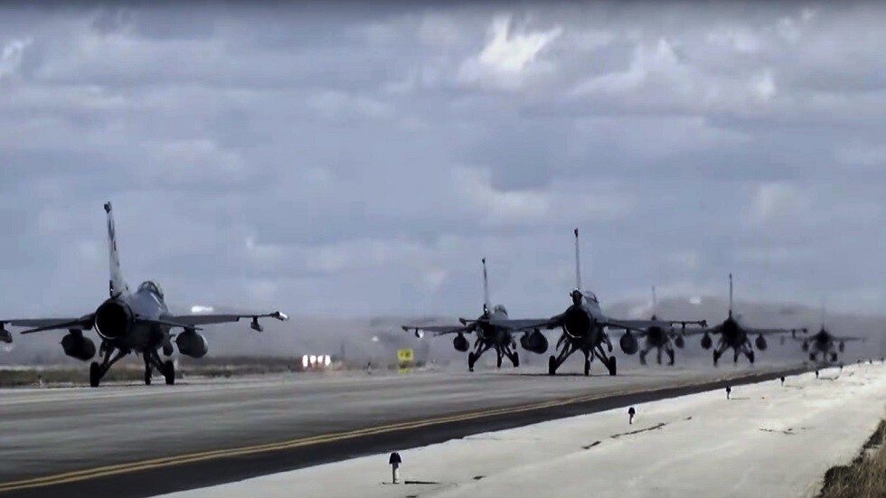 مراسل RT: ضربات جوية تركية جديدة ضد الوحدات الكردية في الشمال السوري