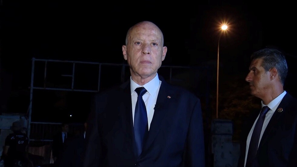 تونس.. سعيّد ينتقد انضمام جزء من المعارضة إلى إضراب جوع تقوم به قيادات من حركة "النهضة" في السجن