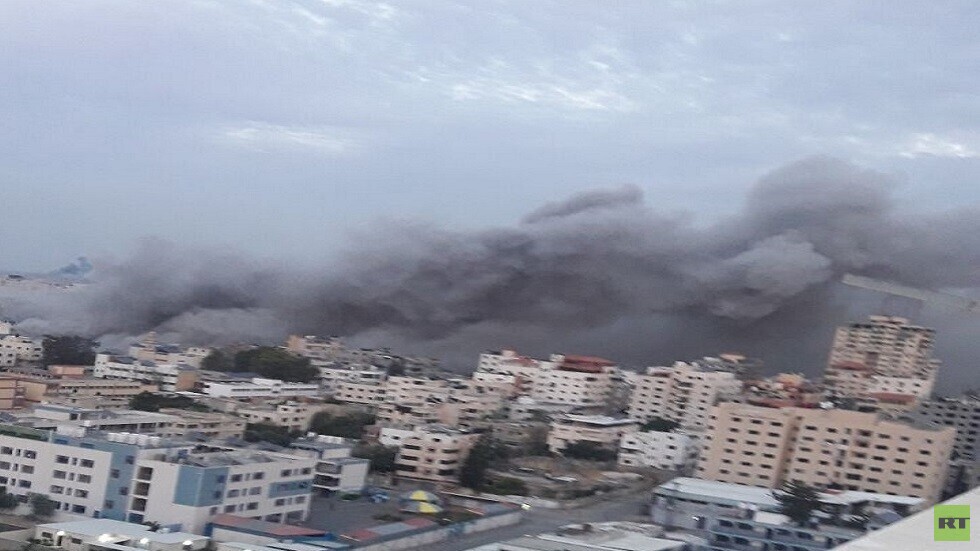 بالفيديو.. الجيش الإسرائيلي يدمر برج فلسطين في قطاع غزة