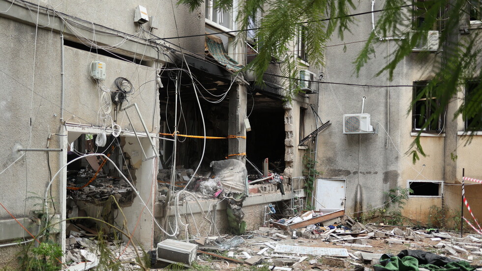 مراسلتنا: إصابة 4 إسرائيليين جراء سقوط الصواريخ على عسقلان حالة اثنين منهم حرجة