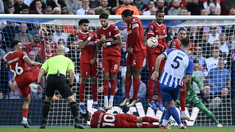 أحد أبطال مونديال قطر 2022 يخطف الأضواء خلال مباراة ليفربول وبرايتون (فيديو)