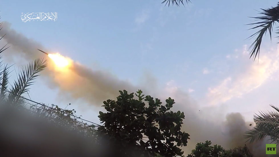 كتائب القسام تعلن قصف مدينة بئر السبع بدفعة صاروخية