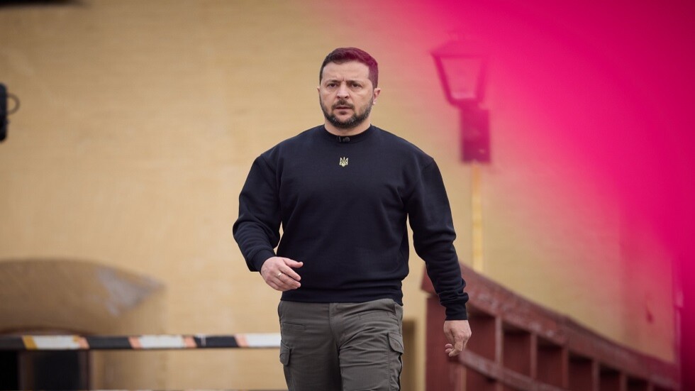 محلل استخباراتي أمريكي: "طوفان الأقصى" يقلق زيلينسكي ويصيبه بالتوتر