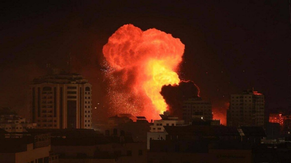 "حرقونا حرقا".. الطيران الإسرائيلي يدمر حي الكرامة بغزة بسيل من الغارات (صور + فيديو)