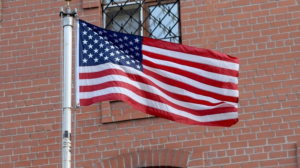 السفارة الأمريكية في لبنان تنفي الأخبار المتداولة عن إغلاق أبوابها في بيروت