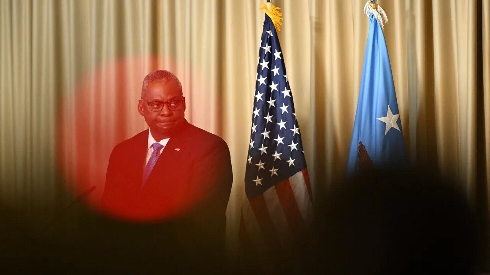 وزير الدفاع الأمريكي: ننقل الأسلحة إلى إسرائيل بكثافة وسنواصل دعم أوكرانيا