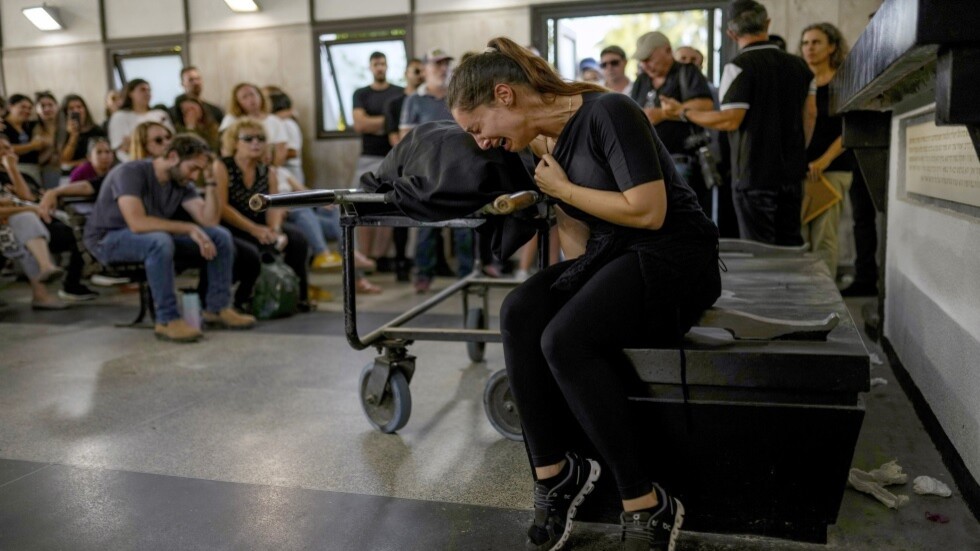 مجندات إسرائيليات على السياج يكشفن تفاصيل أولى لحظات 