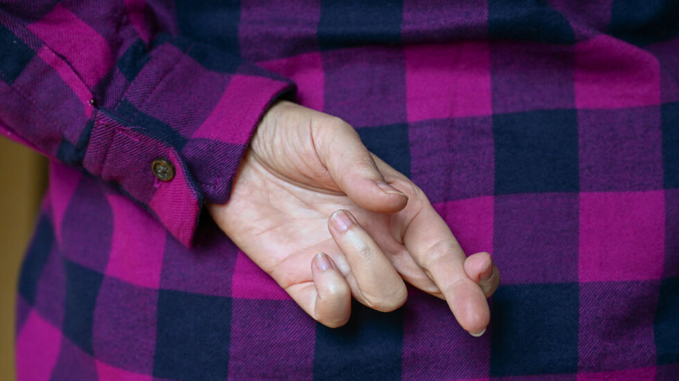 الدماغ يرسل "إشارة غريبة" عندما ينوي الشخص الكذب