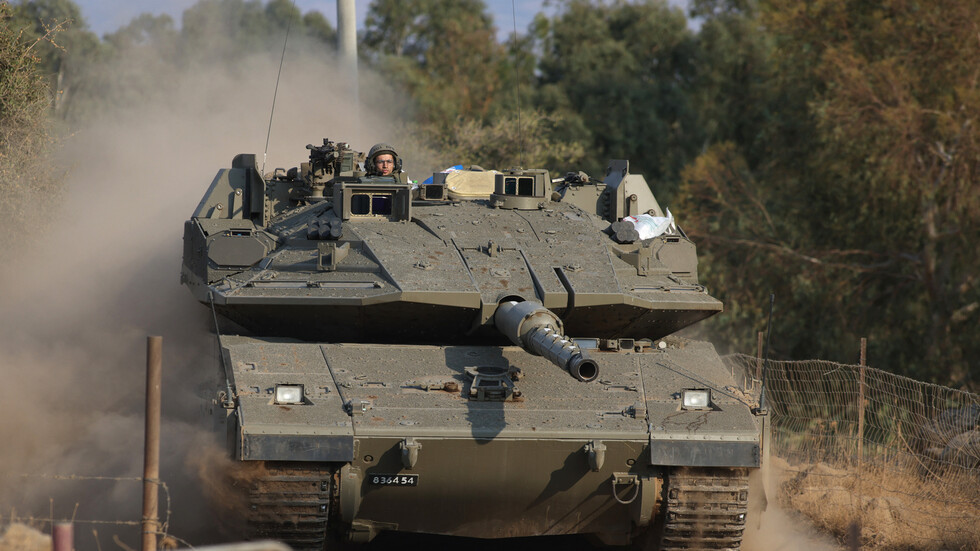 الجيش الإسرائيلي يقصف بالمدفعية عددا من المواقع داخل لبنان