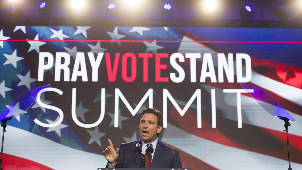 حاكم فلوريدا: يجب ألا تقبل الولايات المتحدة لاجئين من قطاع غزة