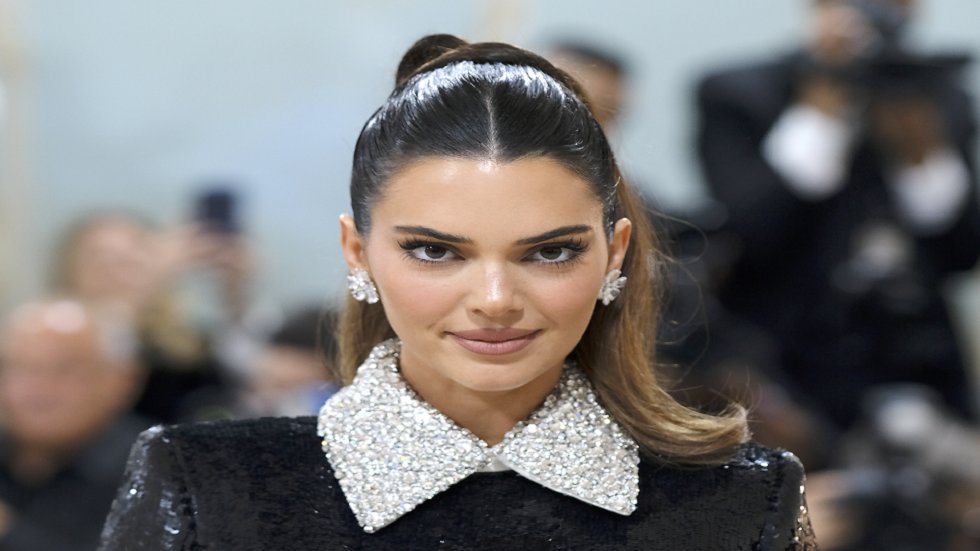 فيديو يثير الجدل ويخدع الناس بـ