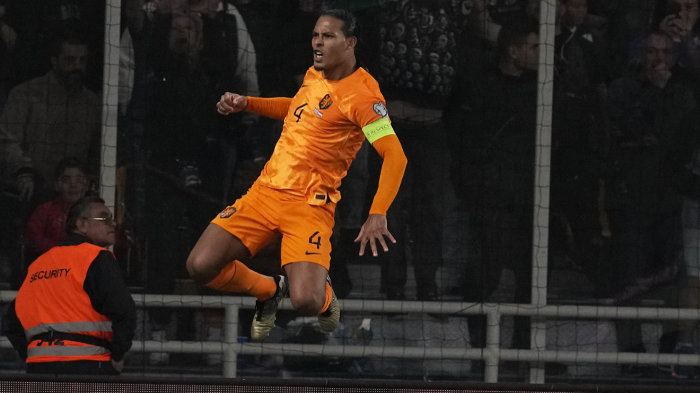 تصفيات "يورو 2024".. فان دايك ينعش آمال هولندا بهدف قاتل في شباك اليونان