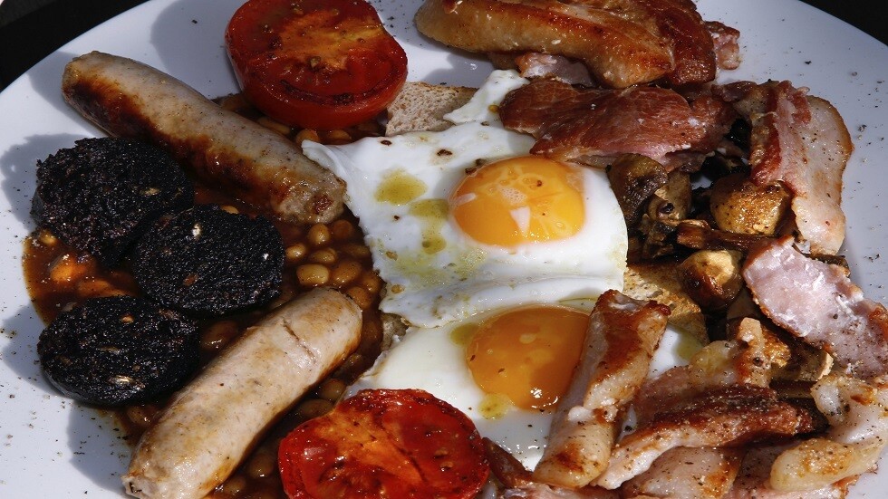 طبيبة تحدد الفطور الضار  لمرضى القلب