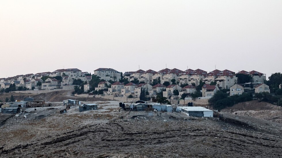 إسرائيل تخلي المستوطنات على مسافة 5 كم عن الحدود مع لبنان