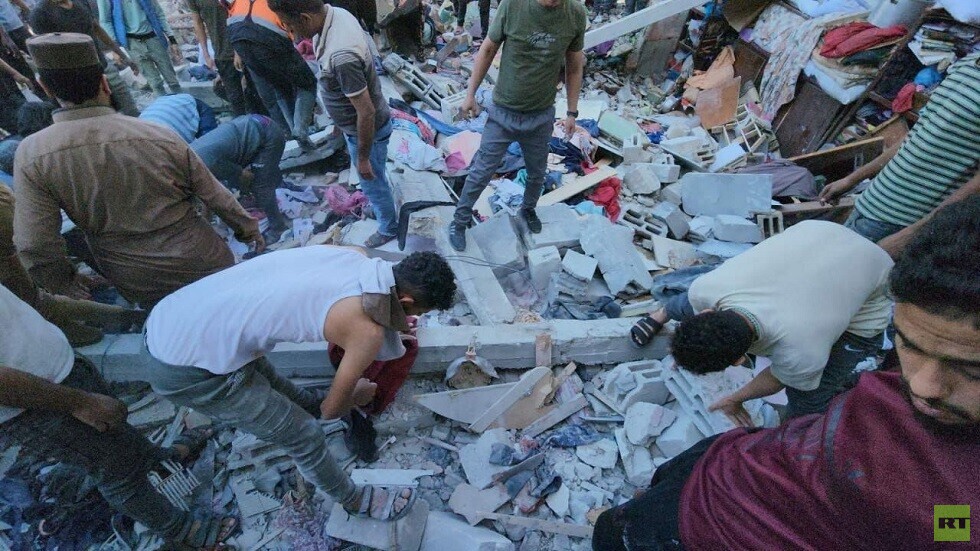 نشطاء يقارنون بين حجم الدمار الناجم عن صواريخ 