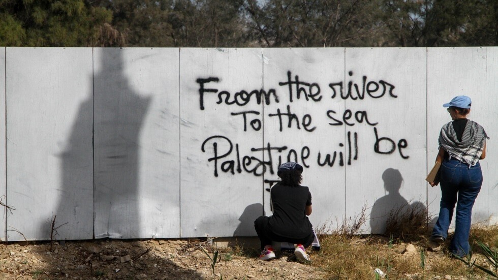 "فاينانشيال تايمز" تكشف عن تغير الموقف الدولي من "أوكرانيا" بعد "طوفان الأقصى"