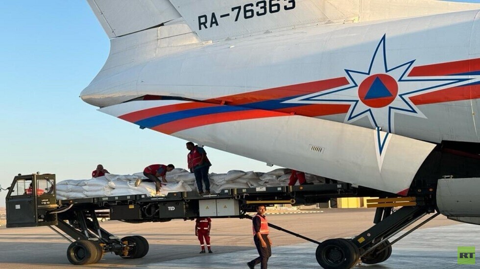 روسيا ترسل مساعدات إنسانية إلى مصر لإيصالها لقطاع غزة (فيديو+صور)