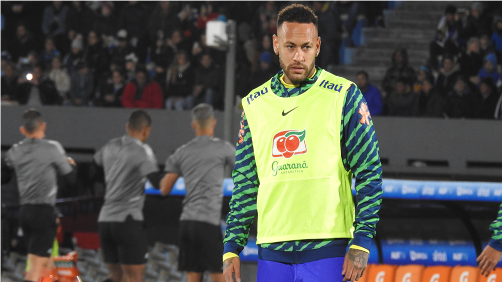 حل واحد أمام الهلال السعودي لعدم دفع راتب نيمار "المصاب"