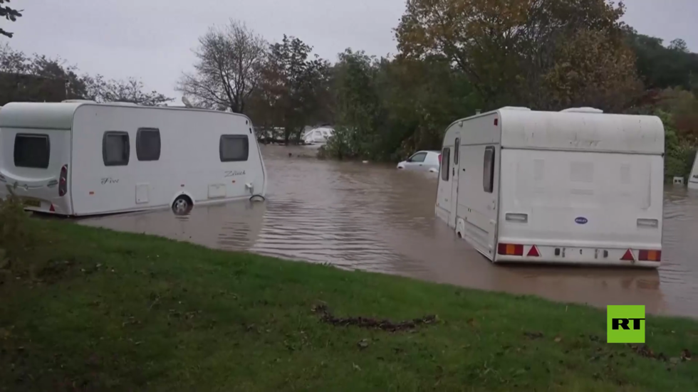 بالفيديو.. إعصار "بابت" يضرب استكلندا