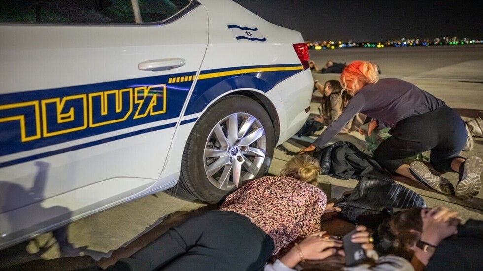 "وول ستريت جورنال" تتحدث عن وجود أسرى إسرائيليين لدى فصائل فلسطينية أخرى غير حماس و"الجهاد"