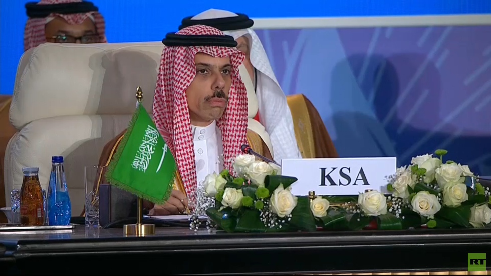 وزير الخارجية السعودي: نطالب باتخاذ موقف حازم ضد إسرائيل