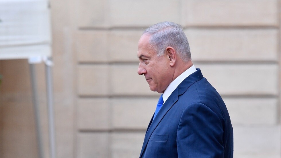 صحيفة عبرية تتساءل.. ما حقيقة تخلي نتنياهو منذ بداية الحرب عن ربطة عنقه؟