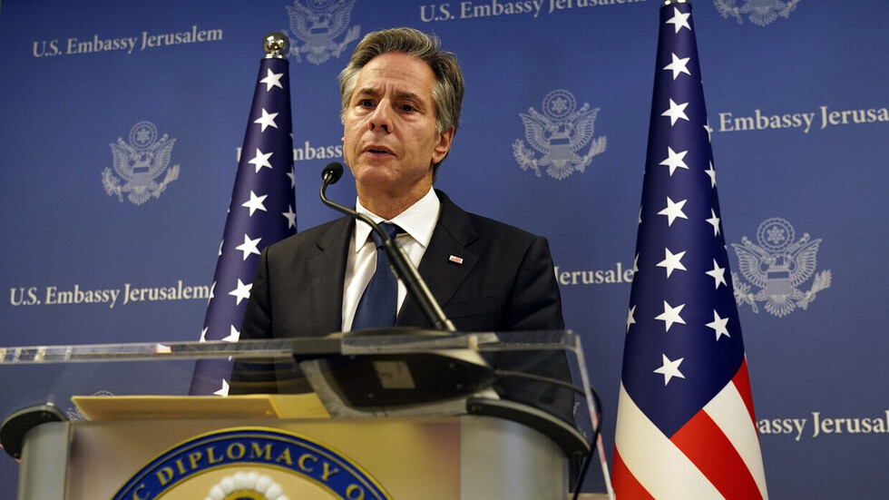 بلينكن يقول إن "حماس" تمنع المواطنين الأجانب من مغادرة قطاع غزة