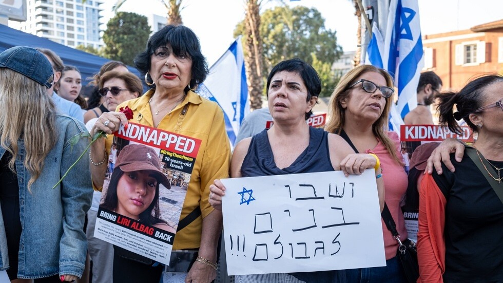 صحيفة إسرائيلية: نتنياهو يحاول التنصل من مسؤولية فشله الاستخباراتي بهجوم "طوفان الأقصى"