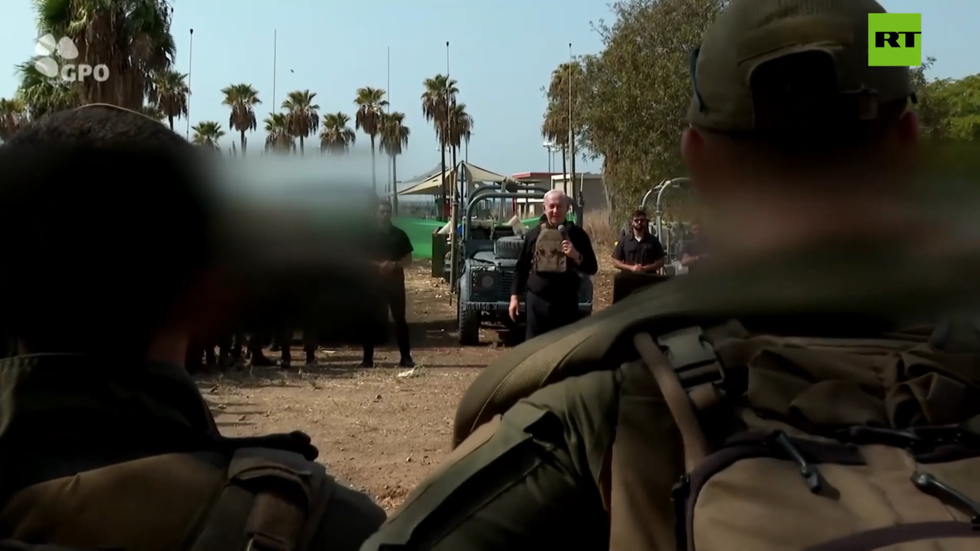 نتنياهو على الحدود مع لبنان يوجه تحذيرا لحزب الله