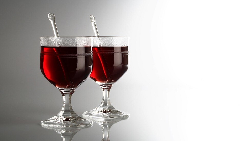 تسارع ضربات القلب مباشرة بعد شرب الكحول ينذر "بموت وشيك"