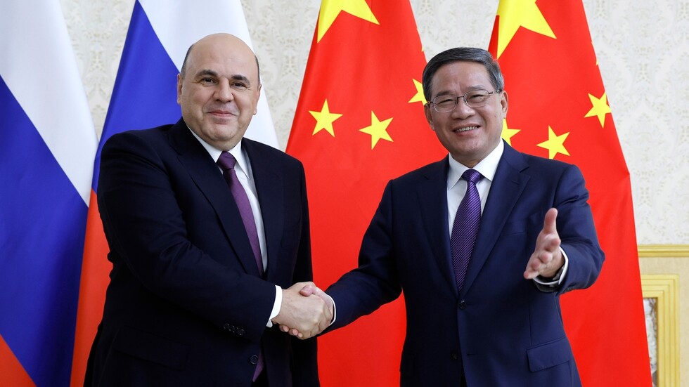 رئيس الحكومة الروسية يقيم التجارة مع الصين