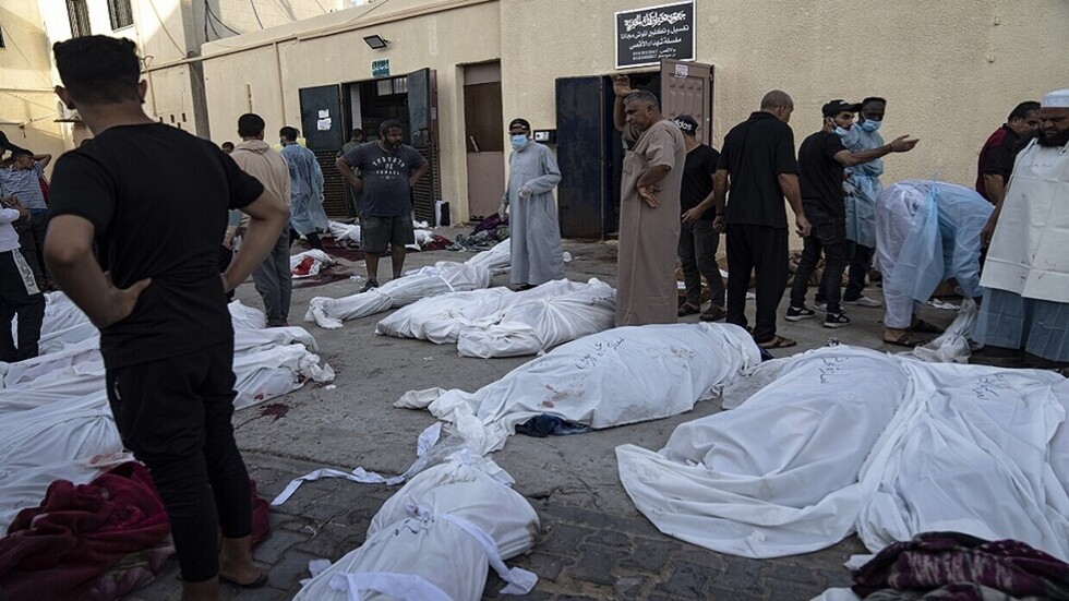 مقتل عدد من أفراد عائلة الصحفي الفلسطيني وائل الدحدوح في قصف إسرائيلي على غزة (فيديو)