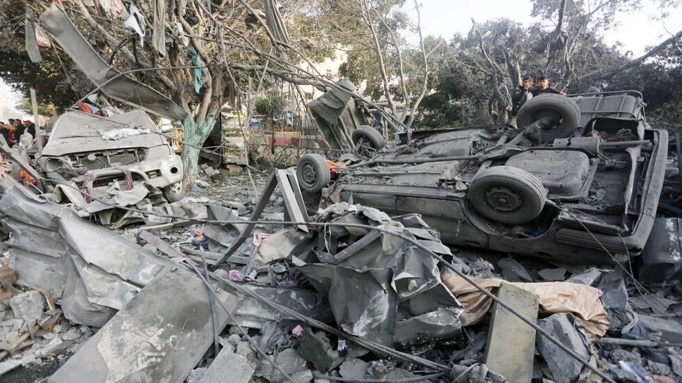 مقتل الصحفية دعاء شرف وطفلتها بقصف إسرائيلي لقطاع غزة