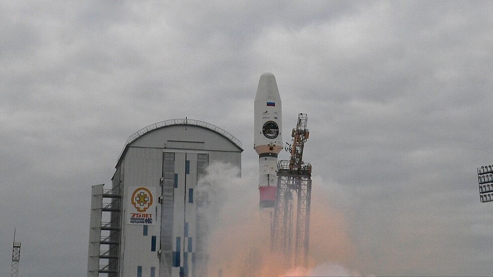 بوتين يتلقى تقريرا عن سببب تحطم مركبة "لونا-25"