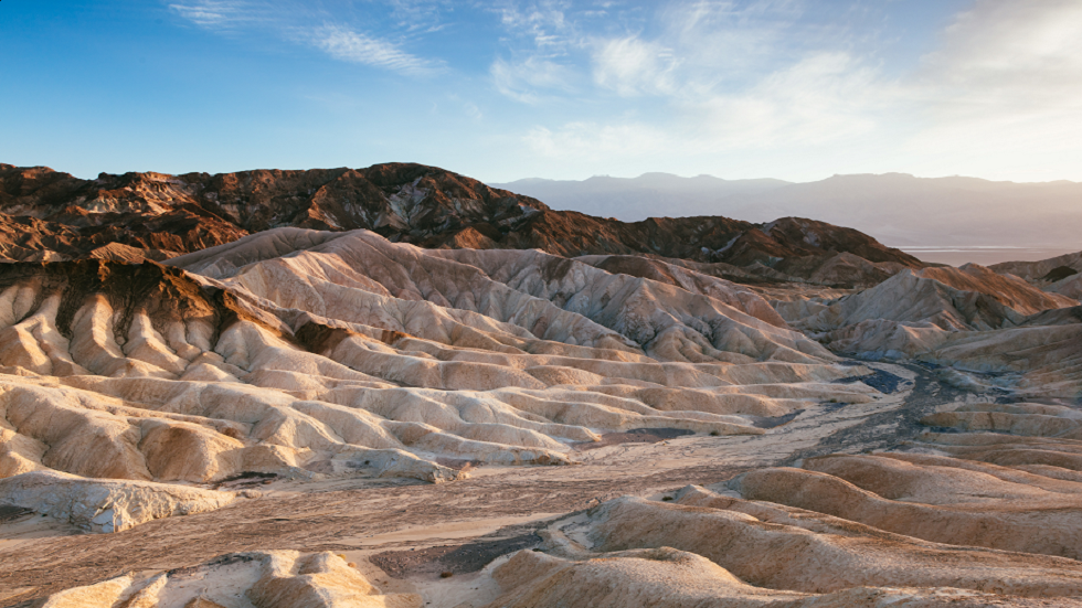 بحيرة نادرة تتشكل في وادي الموت!