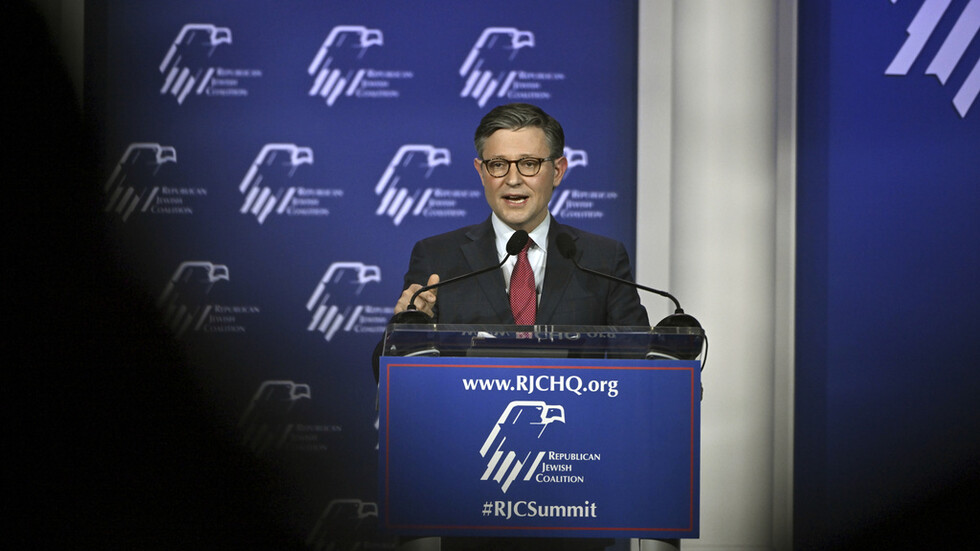 صحيفة: جونسون من "سينهي" الهجوم الأوكراني المضاد