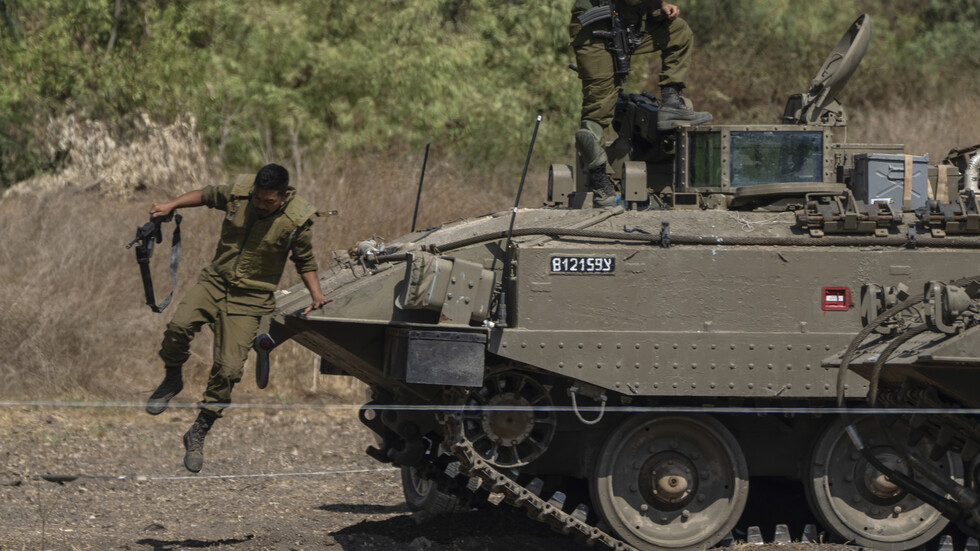 صواريخ من لبنان تضرب الجليل ونهاريا وكريات شمونا شمال إسرائيل في المساء وتتسبب بحرائق ودمار (فيديو)