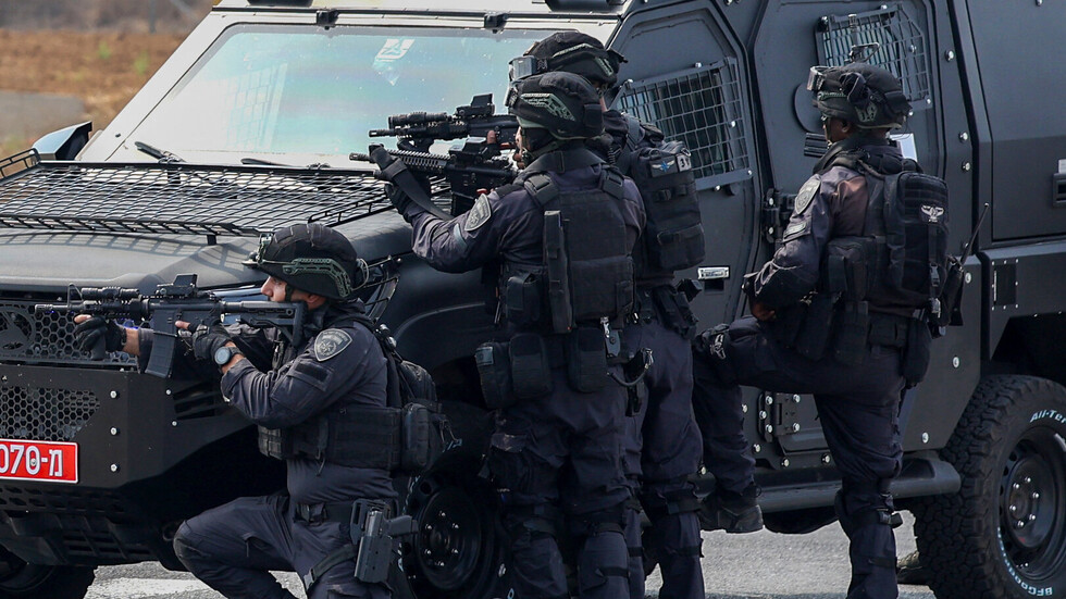 "أ ف ب": دبابات إسرائيلية على أطراف مدينة غزة تقطع طريق صلاح الدين الواصل بين شمال القطاع وجنوبه