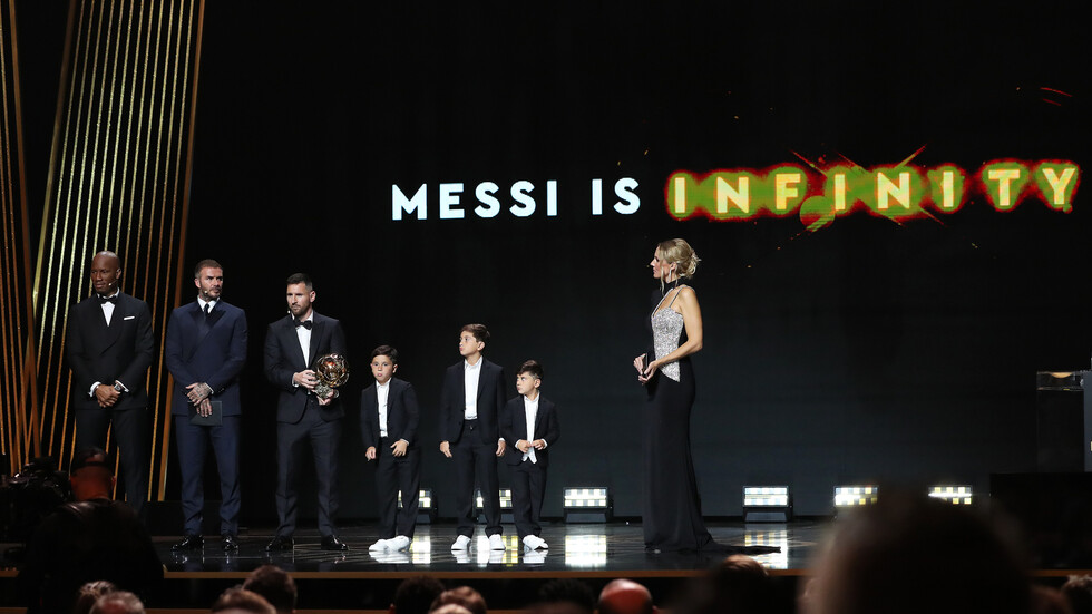 لقطة في حفل "فرانس فوتبول" تثير غضب فالنسيا