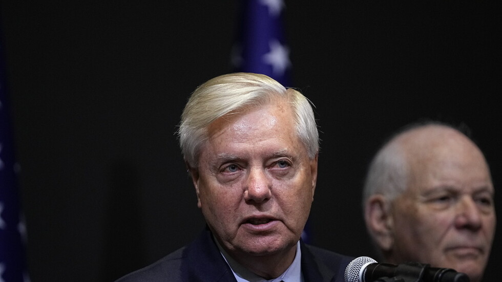 سيناتور أمريكي يسمي الجهة "الأكثر معاداة للسامية على هذا الكوكب" (فيديو)